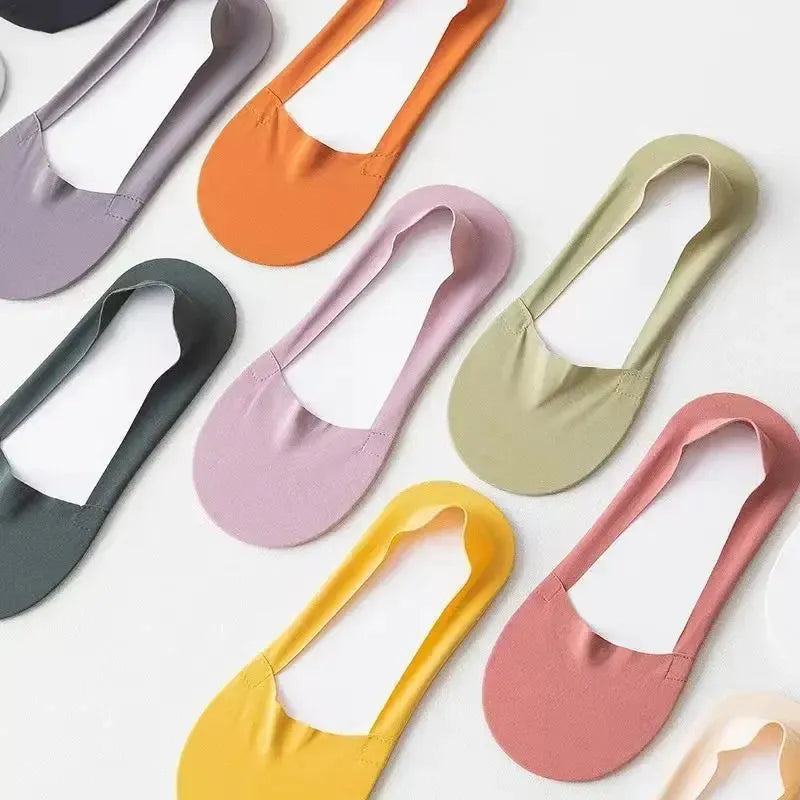 10 Pairs of Women's Invisible Socks - Comfortable, breathable, and sweat-wicking ankle socks with cushioned soles and silicone anti-slip design for enhanced traction and stability. The perfect choice for casual outfits.